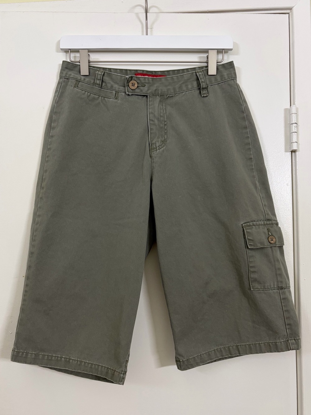 Vintage Y2K UNIONBAY Size 3 Long Bermuda Cargo Shorts Utility Olive Cotton